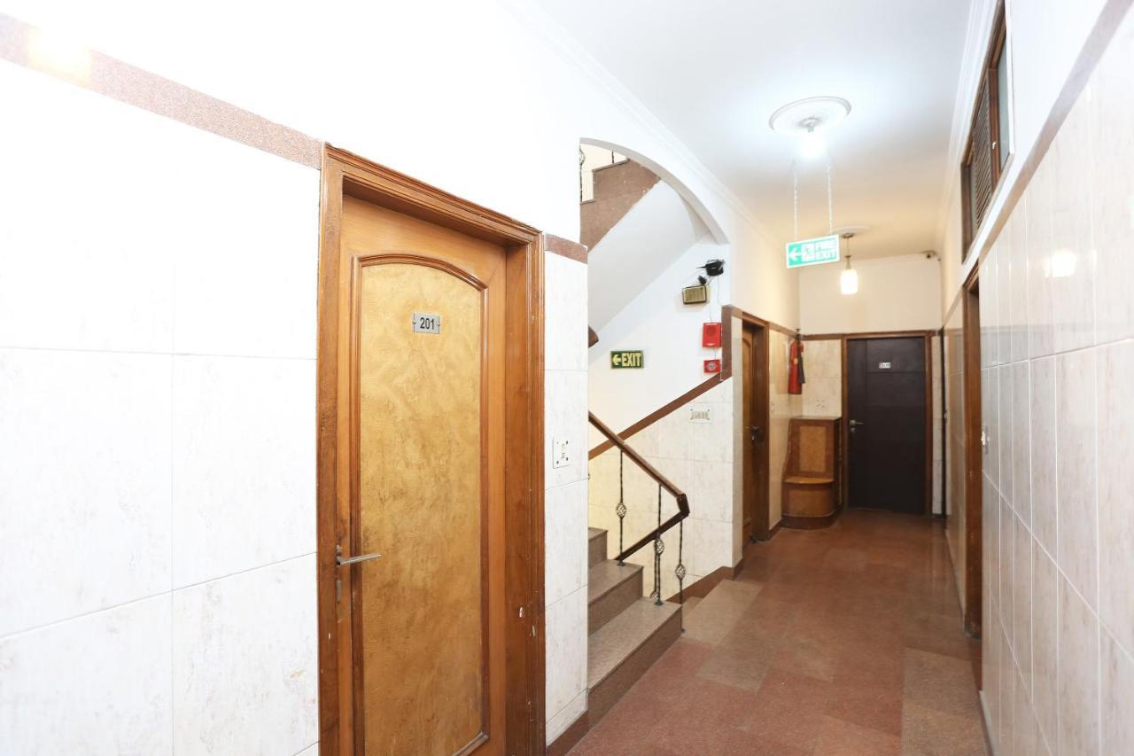 Oyo 8188 Vardhmaan Inn Делхи Екстериор снимка