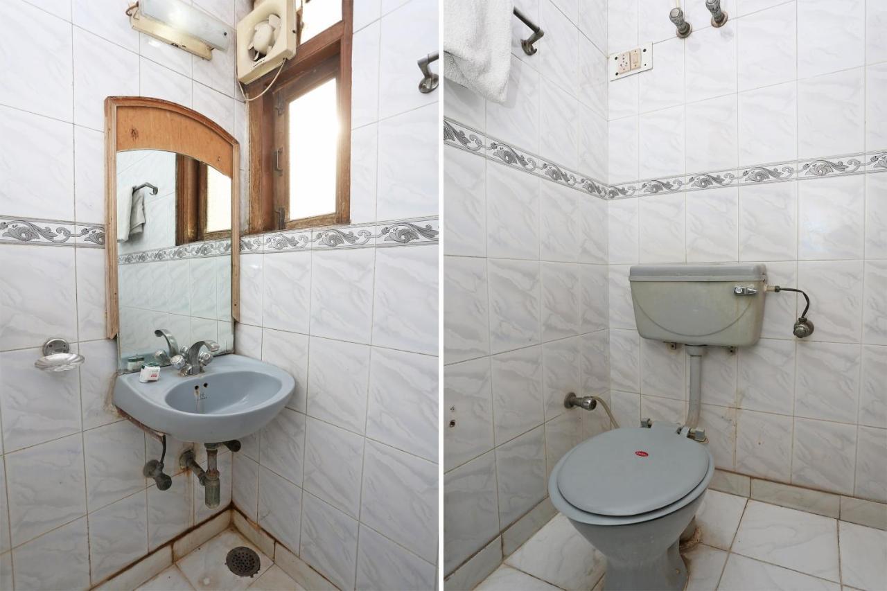 Oyo 8188 Vardhmaan Inn Делхи Екстериор снимка
