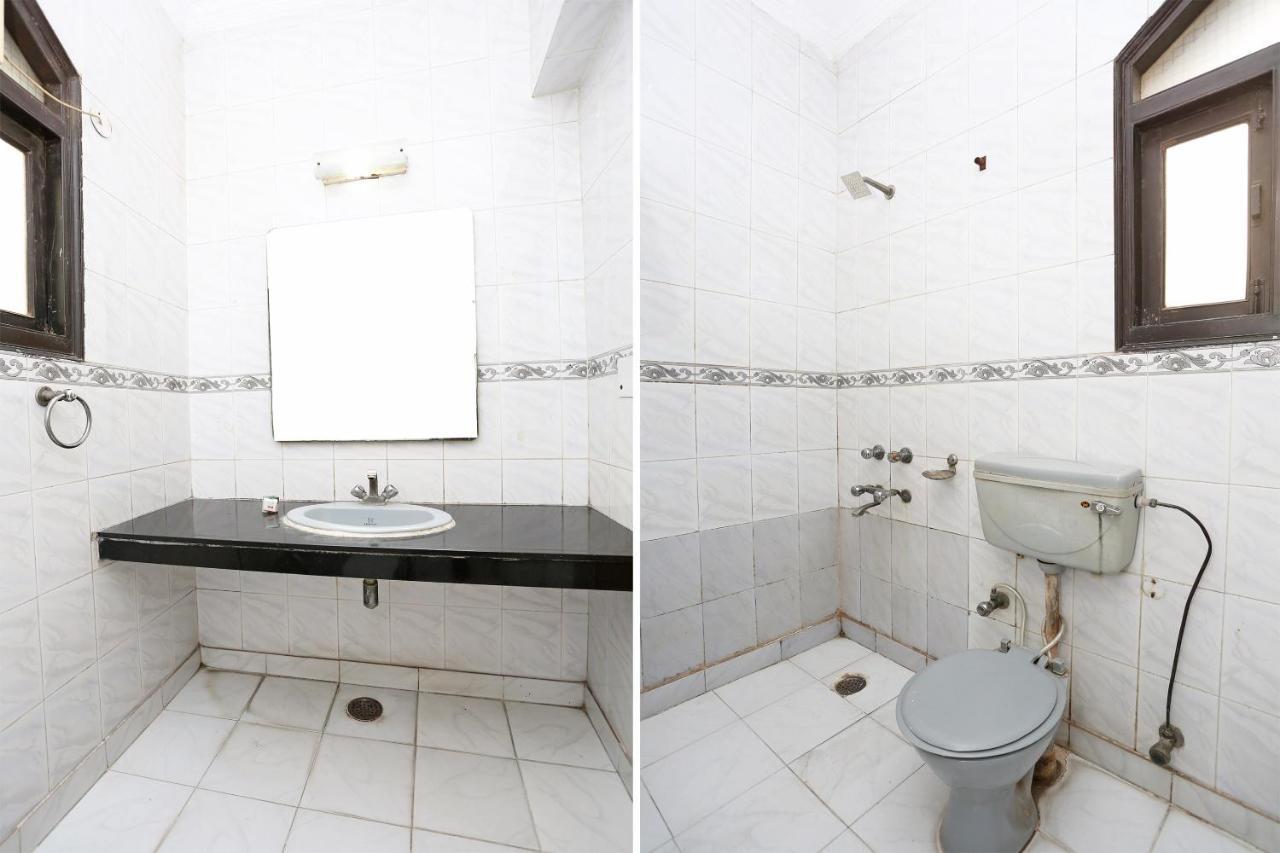 Oyo 8188 Vardhmaan Inn Делхи Екстериор снимка